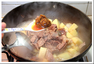 咖喱土豆炖牛肉