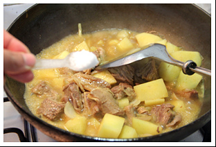 咖喱土豆炖牛肉