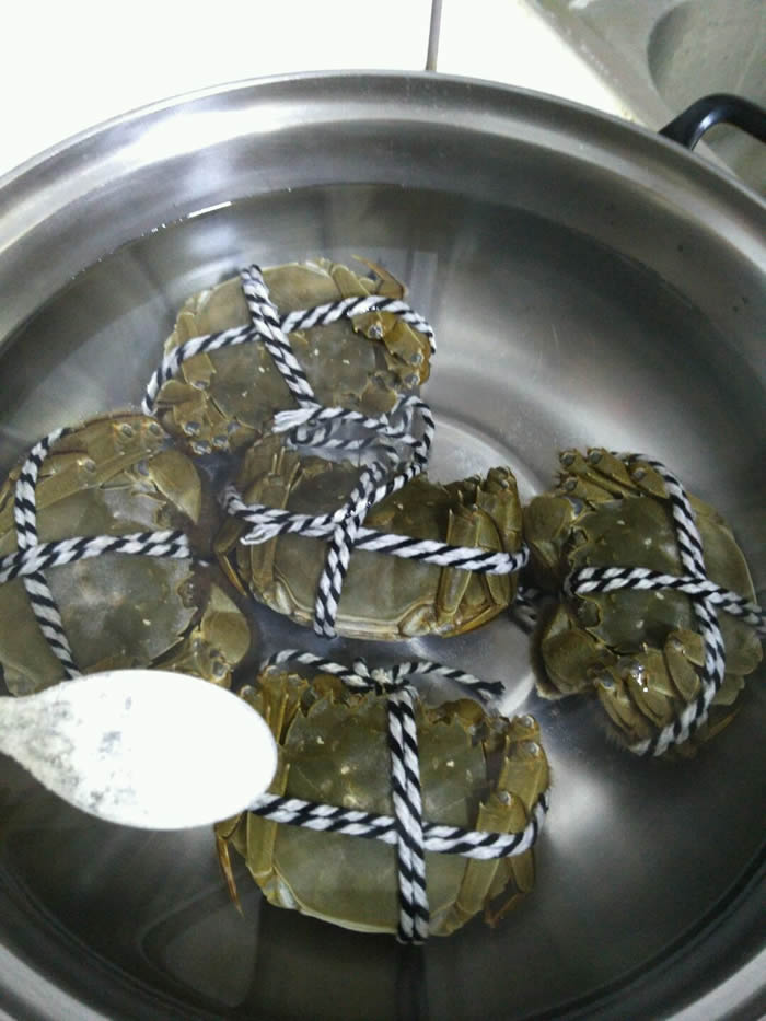 清蒸螃蟹的清洗