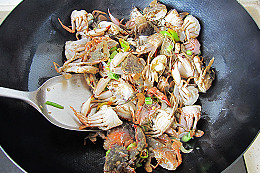 酱炒小螃蟹
