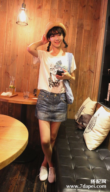 夏天+短裙如何搭配才显个子高呢？