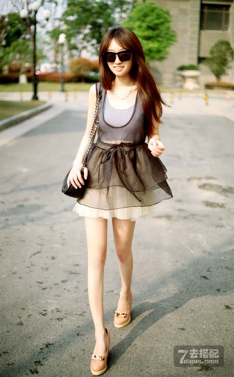 夏天+显瘦长腿 如何搭出筷子腿呢？